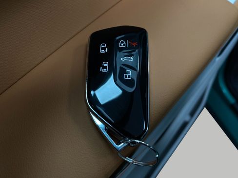 New 2025 Volkswagen ID. Buzz 1st Edition image 31