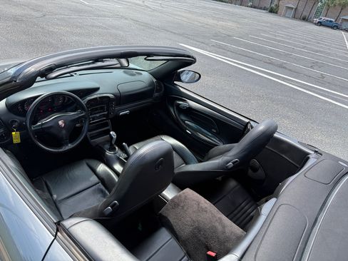 Used 2004 Porsche 911 Carrera 4S image 27