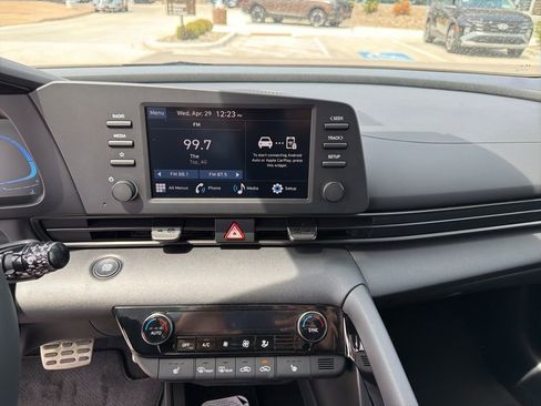 New 2026 Hyundai Elantra SEL Sport FWD image 23