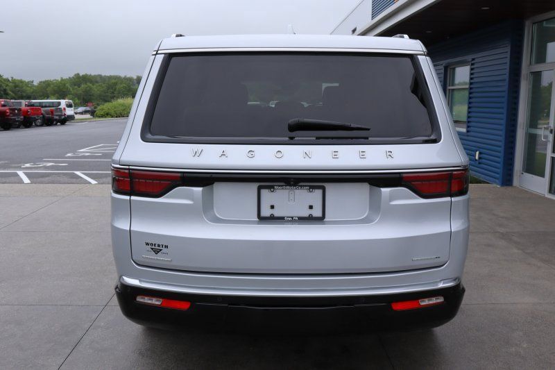 Used 2022 Jeep Wagoneer Series II AWD/4WD image 7