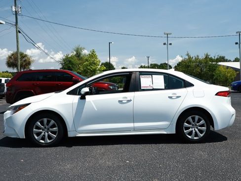 Used 2022 Toyota Corolla LE FWD image 9
