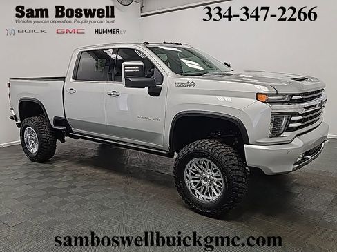 Used 2022 Chevrolet Silverado 2500 High Country image 1