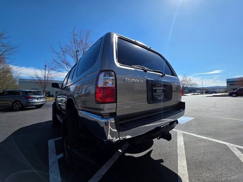 Used 2001 Toyota 4Runner SR5 image 11