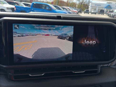 New 2026 Jeep Gladiator Sport AWD/4WD image 21