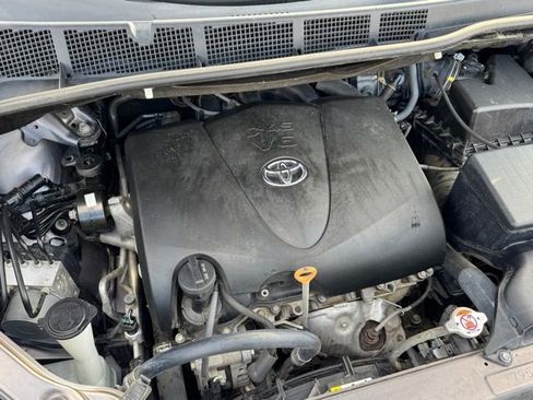 Used 2020 Toyota Sienna LE image 33
