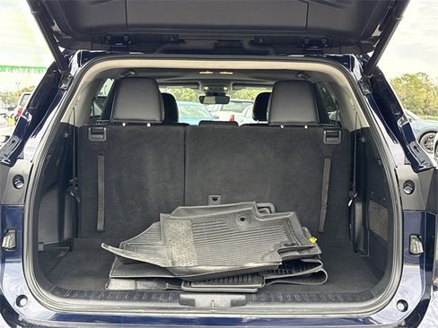 Used 2023 Toyota Highlander XLE image 21