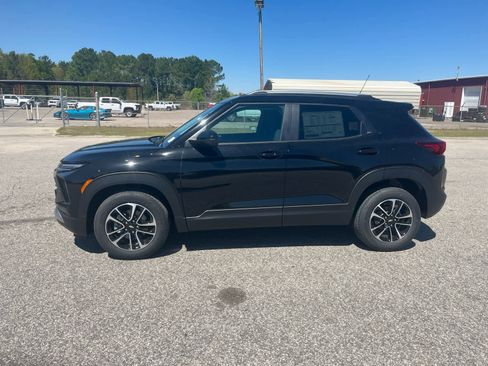 New 2026 Chevrolet TrailBlazer LT image 2