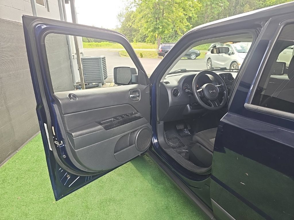 Used 2014 Jeep Patriot Sport w/ Power Value Group FWD image 27