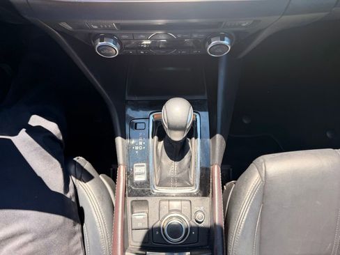Used 2018 MAZDA MAZDA3 Touring FWD image 15