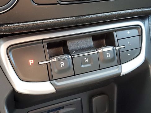 Used 2023 GMC Terrain SLT w/ LPO, Floor Liner Package FWD image 18