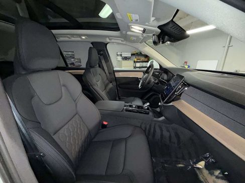 Used 2025 Volvo XC90 T8 Plus w/ Protection Package Premier AWD/4WD image 13