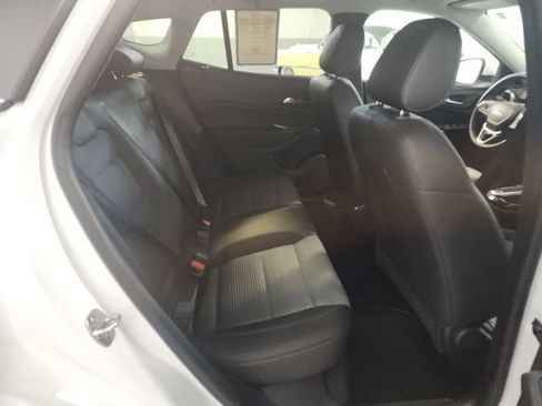 Used 2024 Chevrolet Trax LT w/ LT Convenience Package FWD image 14