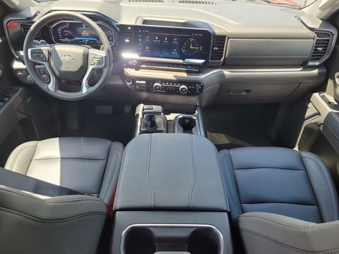 Used 2025 Chevrolet Silverado 1500 LT Trail Boss AWD/4WD image 14