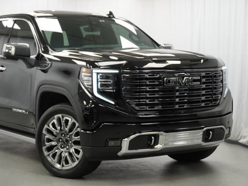 Certified 2025 GMC Sierra 1500 Denali Ultimate AWD/4WD image 8