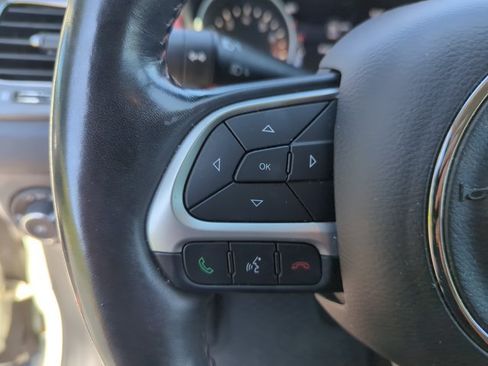 Used 2019 Jeep Compass Trailhawk w/ Cold Weather Group AWD/4WD image 17