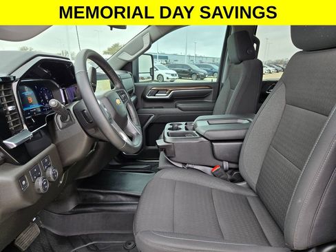 Used 2025 Chevrolet Silverado 2500 LT w/ Convenience Package AWD/4WD image 9