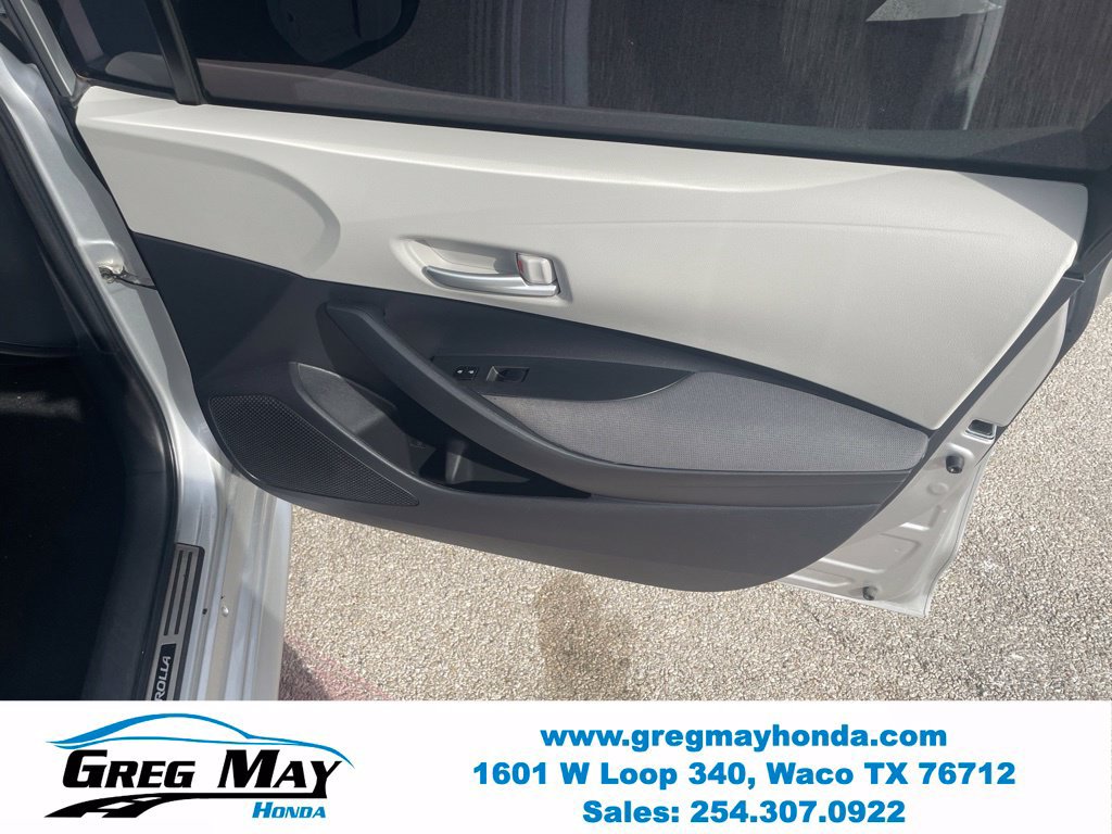Used 2021 Toyota Corolla LE FWD image 25