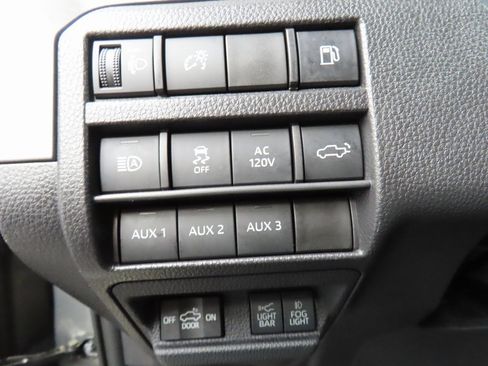 Used 2024 Toyota Tacoma Trailhunter Crew Cab image 44