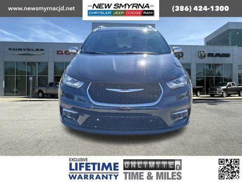 New 2026 Chrysler Pacifica Pinnacle image 8