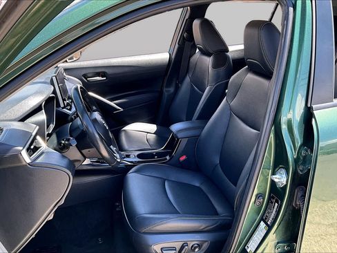 Used 2024 Toyota Corolla Cross XLE FWD image 8