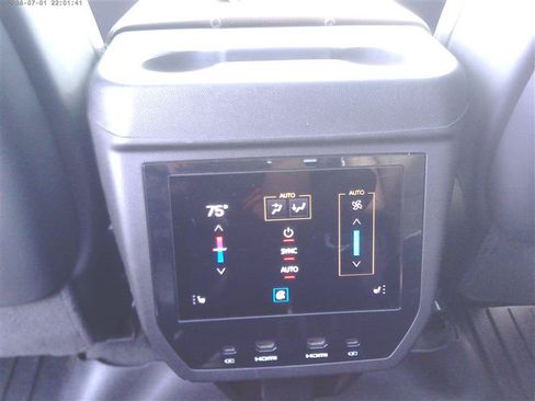 Used 2025 GMC Yukon XL Denali Ultimate AWD/4WD image 25
