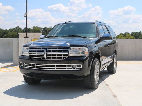 Used 2014 Lincoln Navigator 2WD image 51