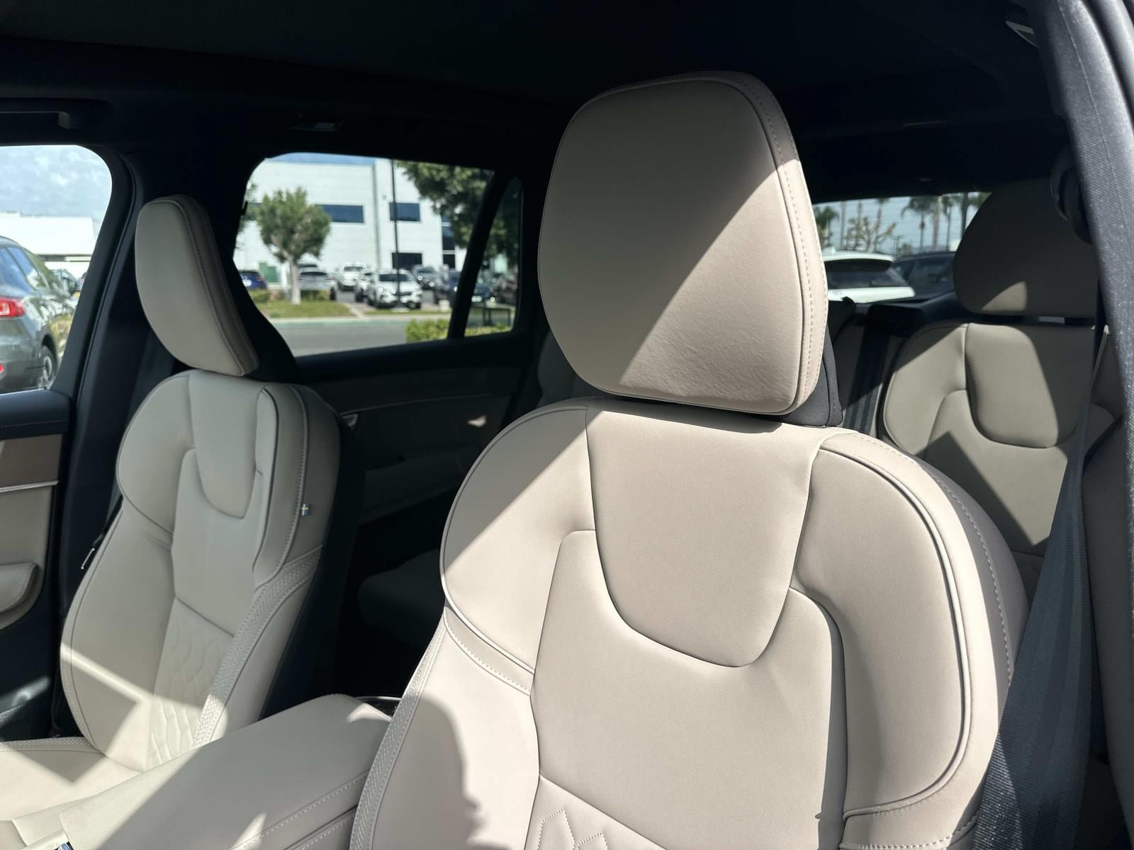 Used 2026 Volvo XC90 B6 Plus w/ Protection Package Premier AWD/4WD image 15