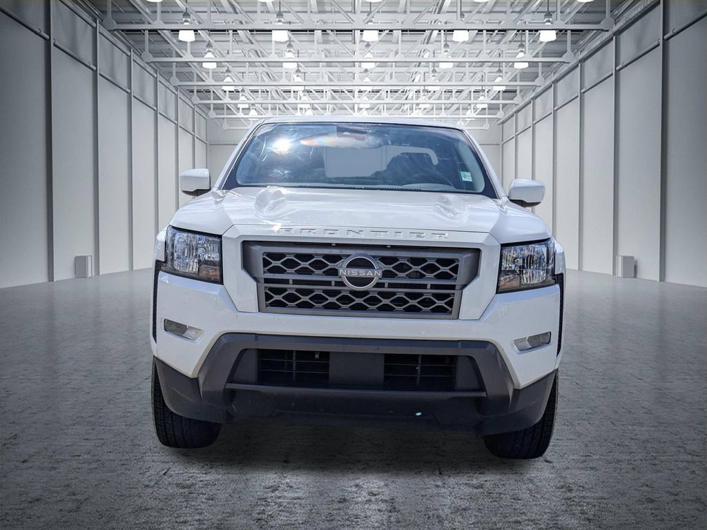 Used 2023 Nissan Frontier SV w/ SV Convenience Package RWD image 2