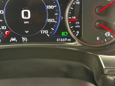 Used 2023 Chevrolet Traverse Premier FWD image 22