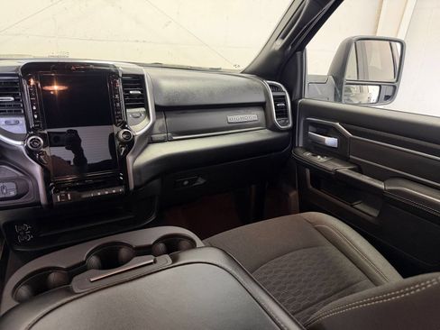 Used 2025 RAM 2500 Big Horn AWD/4WD image 35