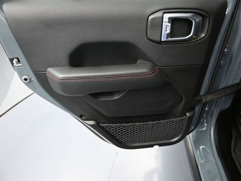 New 2026 Jeep Wrangler Unlimited Rubicon w/ Technology Group image 22