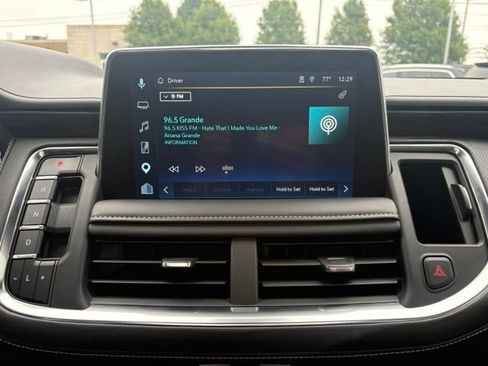 Used 2024 Chevrolet Suburban Premier w/ Premium Package AWD/4WD image 30