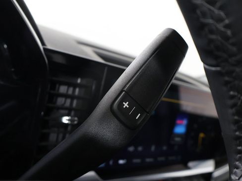 Used 2024 Chevrolet Silverado 1500 LT image 38