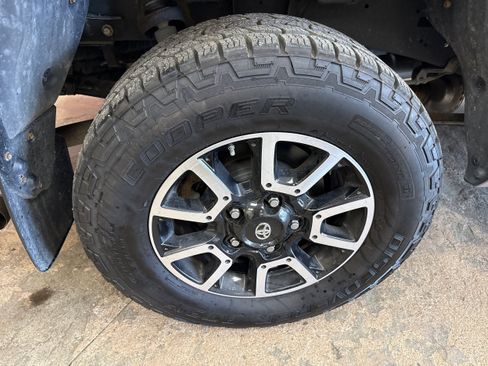 Used 2019 Toyota Tundra SR5 w/ TRD Off Road Package AWD/4WD image 15