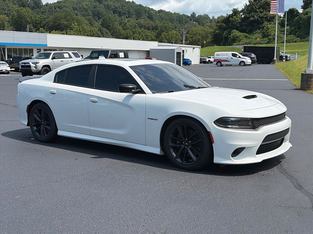 Used 2022 Dodge Charger R/T w/ Plus Group RWD image 5