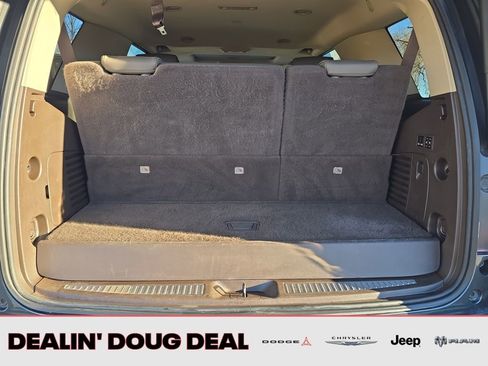 Used 2020 GMC Yukon Denali w/ Denali Premium Package image 24