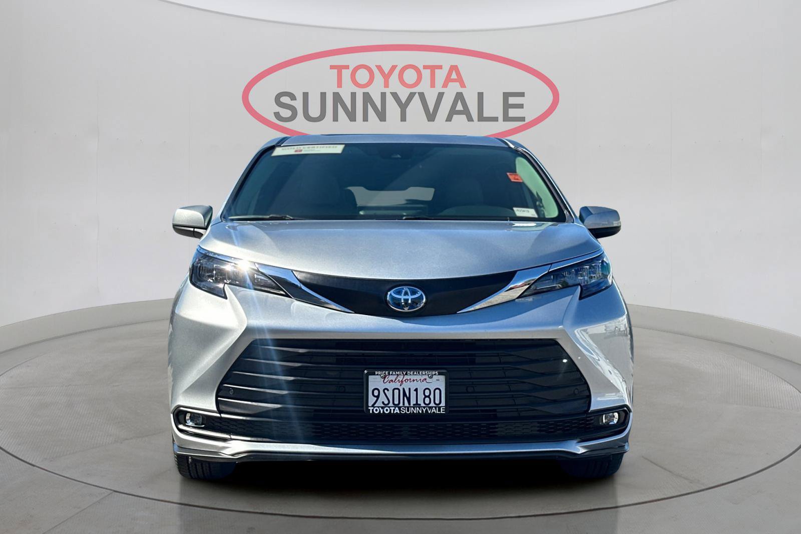 Certified 2025 Toyota Sienna XLE AWD/4WD image 12