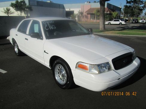 Used 2001 Ford Crown Victoria Police Interceptor image 1