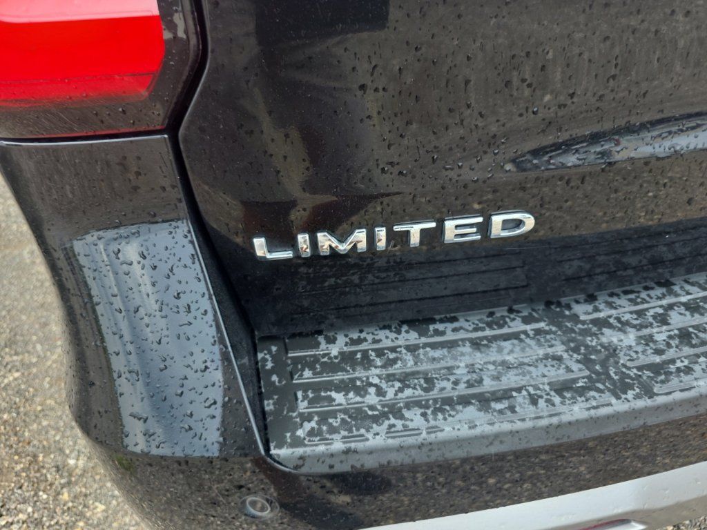 Used 2024 Ford Expedition Max Limited RWD image 4