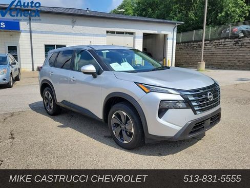 Used 2024 Nissan Rogue SV AWD/4WD image 7