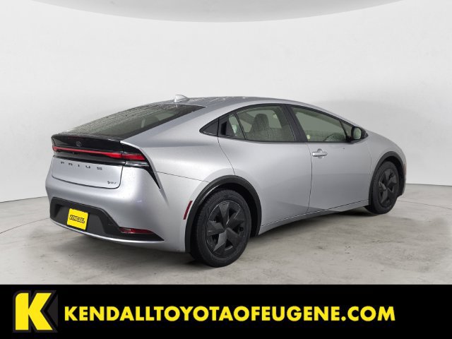 Used 2025 Toyota Prius LE FWD image 5