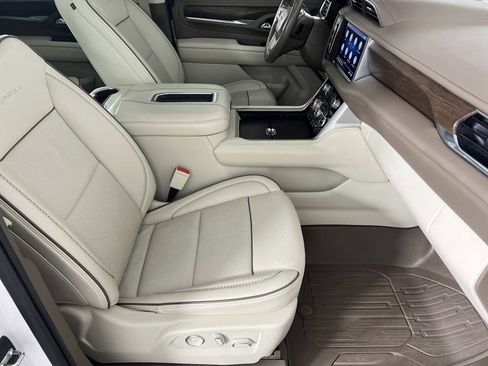 Used 2021 GMC Yukon Denali w/ Denali Premium Package RWD image 26