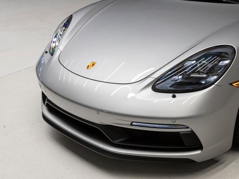 Certified 2024 Porsche 718 Cayman GTS image 32