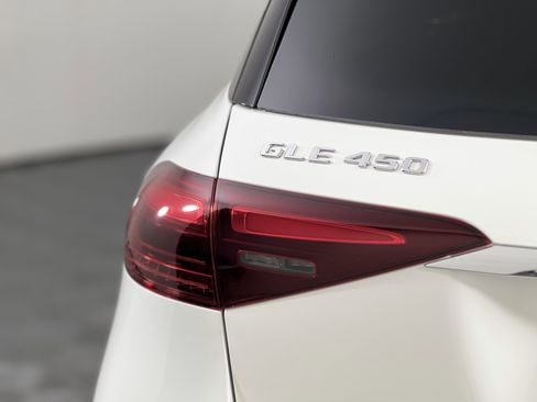 Used 2025 Mercedes-Benz GLE 450 4MATIC image 12