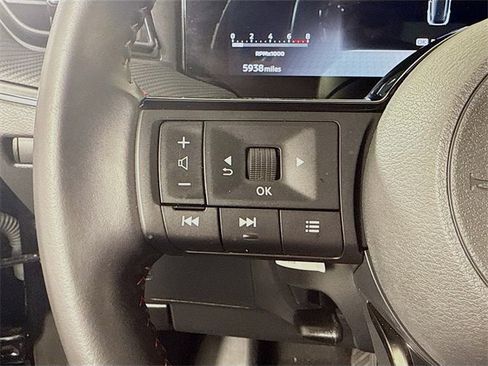 Certified 2025 Nissan Kicks SR image 13