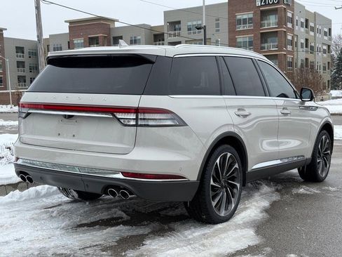 Used 2020 Lincoln Aviator Reserve w/ Equipment Group 202A image 3