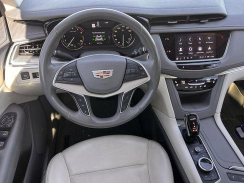 Used 2023 Cadillac XT5 Premium Luxury image 13