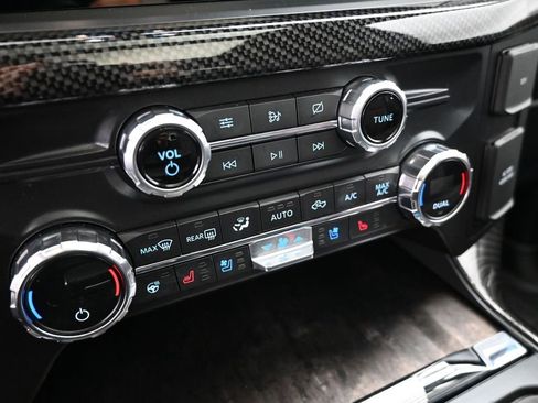 Used 2021 Ford F150 Lariat w/ Equipment Group 502A High image 16