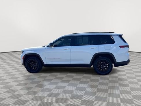 Used 2023 Jeep Grand Cherokee L Laredo AWD/4WD image 7
