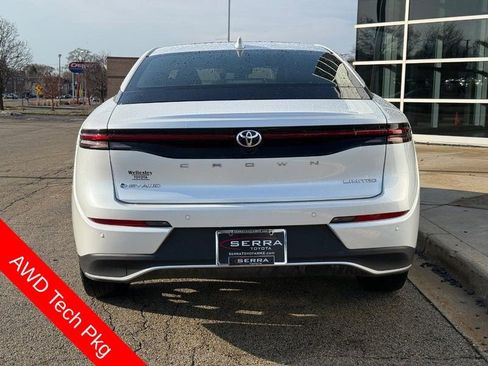 Used 2024 Toyota Crown Limited w/ Advanced Technology Package image 4